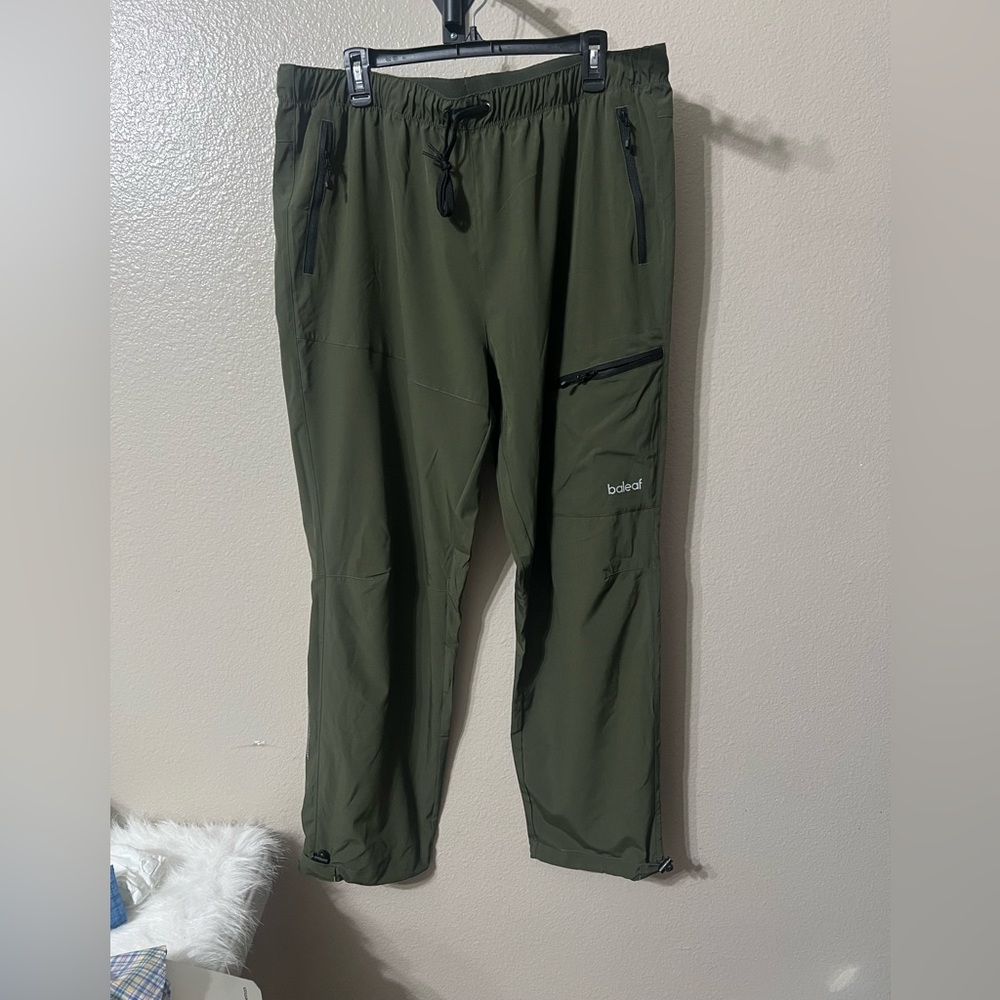 NWT Men's Baleaf Olive Green joggers Sz-2x. Water resistant. UPF 50+ protection.